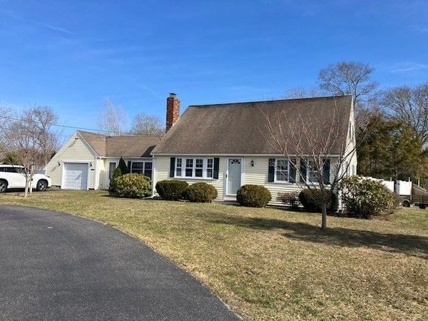 31 Captain Lothrop Rd, Yarmouth, MA 02664