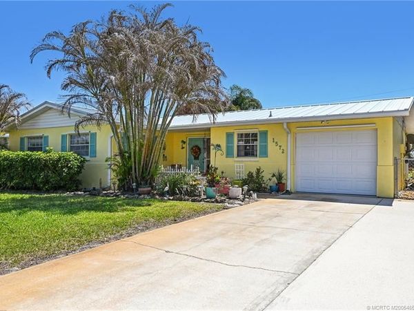 1572 NE 22nd Street, Jensen Beach, FL 34957