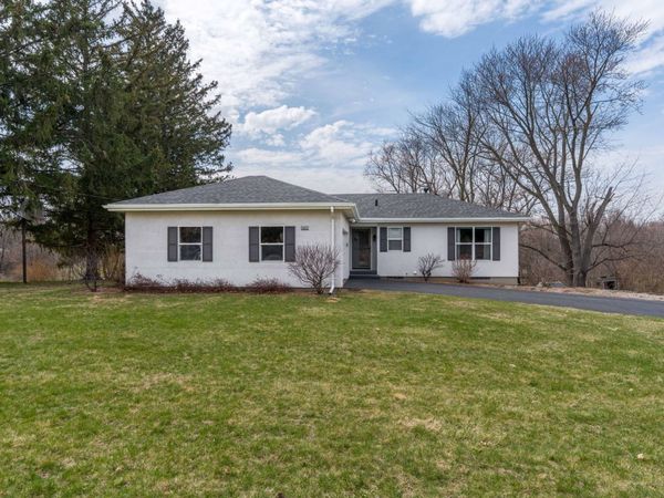 5002 Fairhaven Road , Davenport, IA 52807