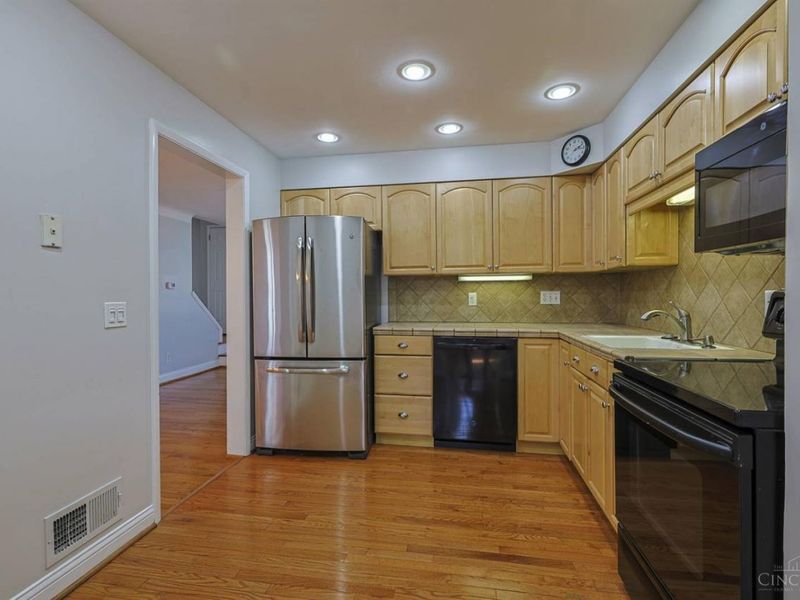 881 Sabino Court, Cincinnati, OH 45321 Photo 18