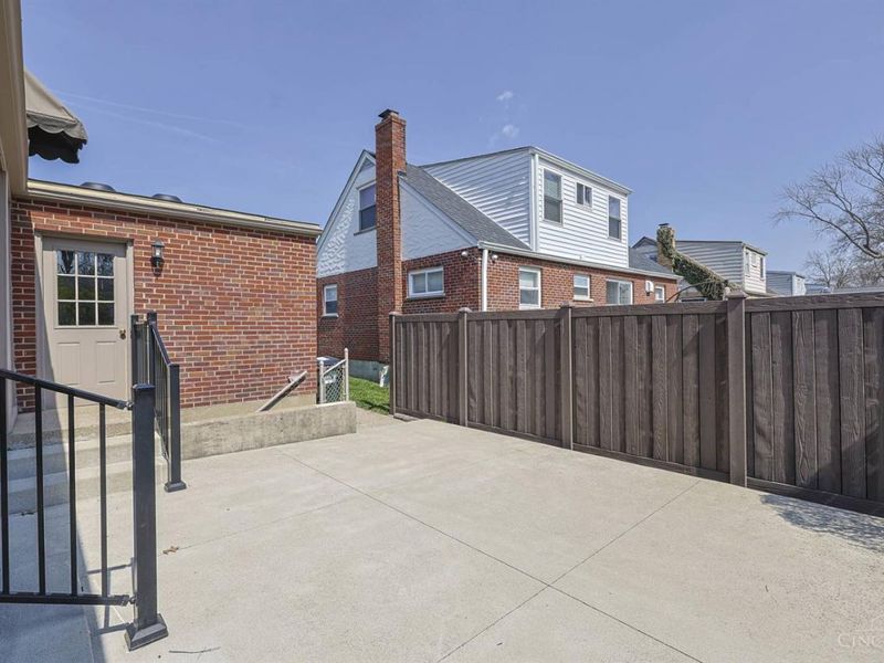 881 Sabino Court, Cincinnati, OH 45321 Photo 37