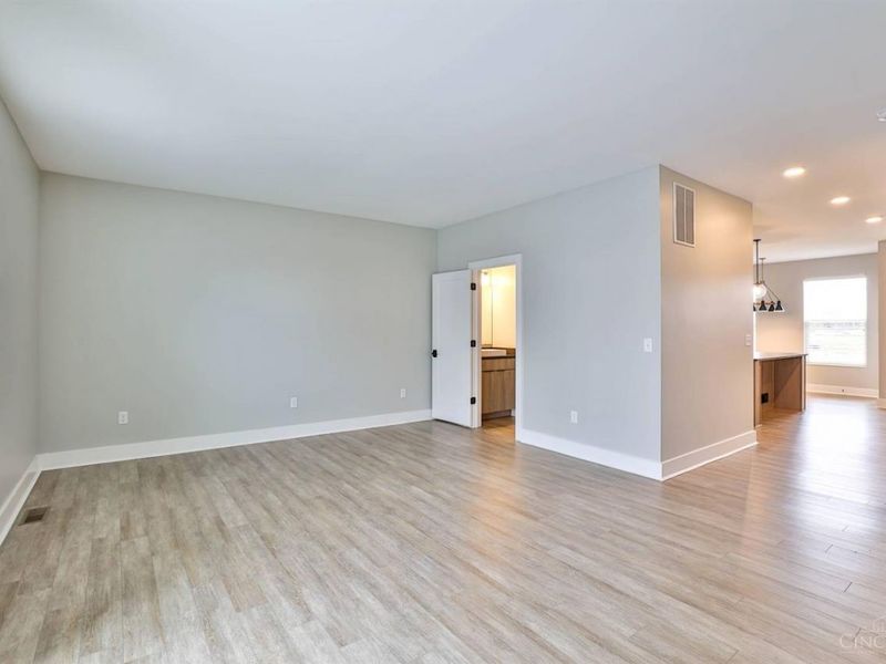 3500 Madison Park Avenue, Unit B, Cincinnati, OH 45209 Photo 8