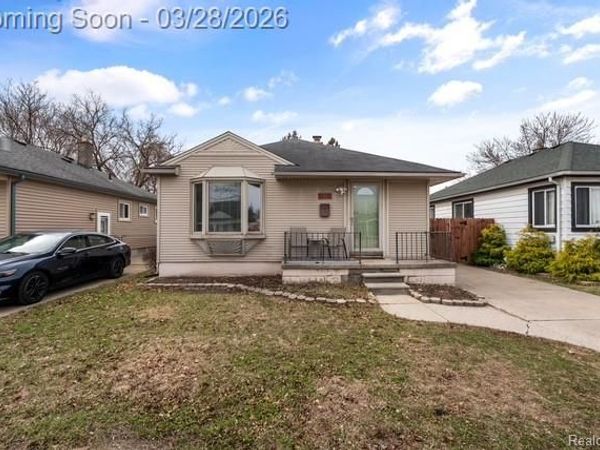 1461 Champaign Road N, Lincoln Park, MI 48146