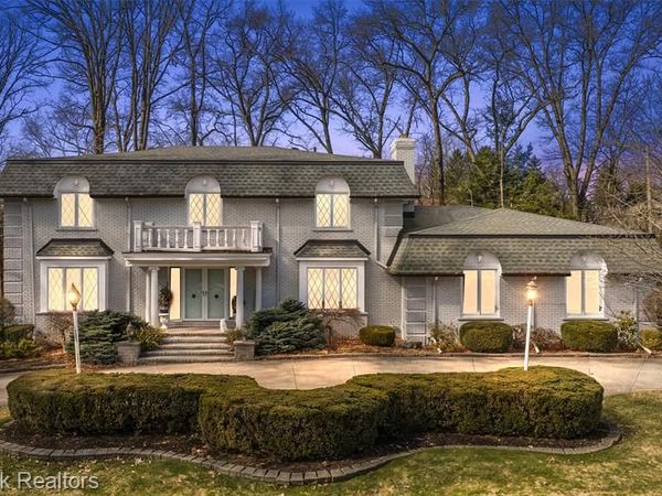 1319 Charrington Road, Bloomfield Hills, MI 48301