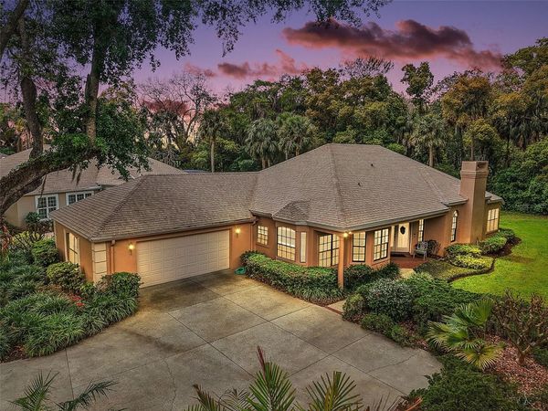 621 HIGH POINT DRIVE , MOUNT DORA, FL 32757