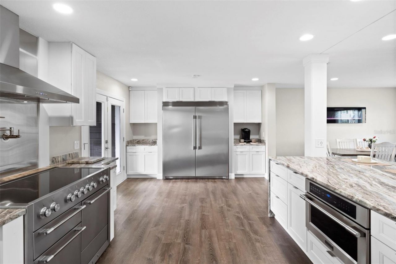 10525 Homestead Drive, Tampa, FL 33618 Photo