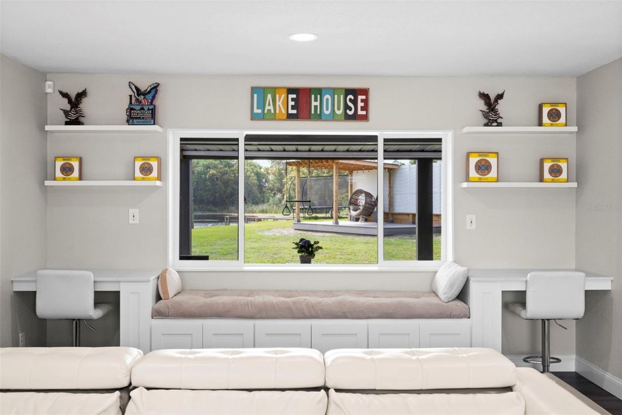 10525 Homestead Drive, Tampa, FL 33618 Photo