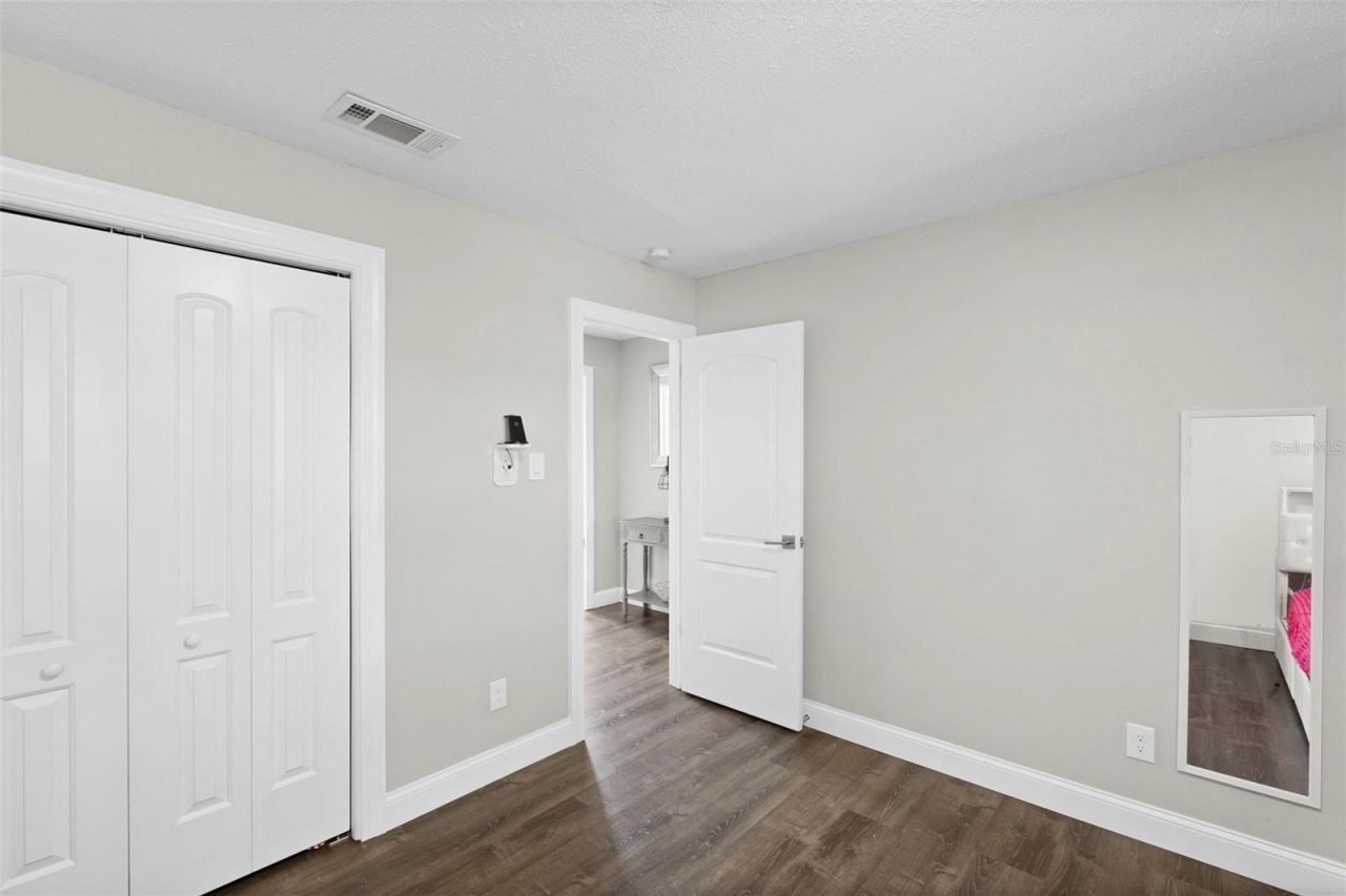 10525 Homestead Drive, Tampa, FL 33618 Photo