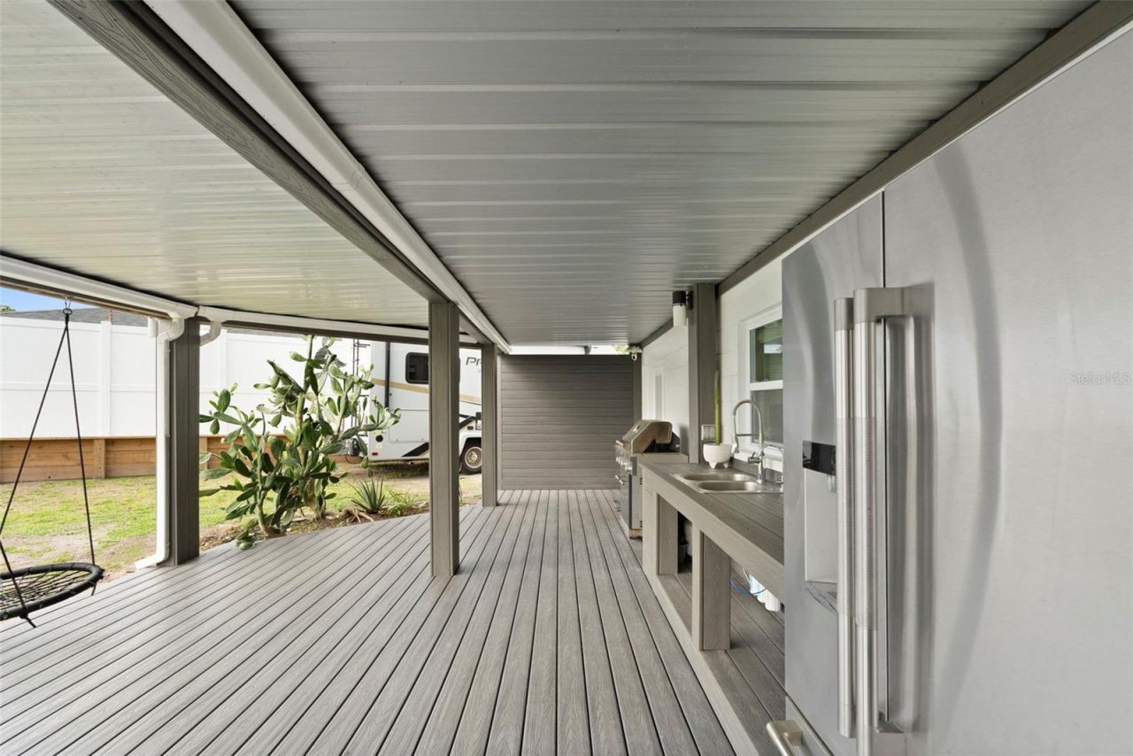 10525 Homestead Drive, Tampa, FL 33618 Photo