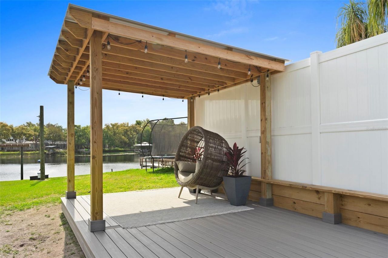 10525 Homestead Drive, Tampa, FL 33618 Photo