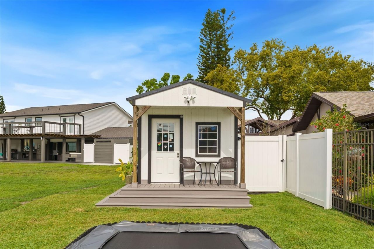 10525 Homestead Drive, Tampa, FL 33618 Photo