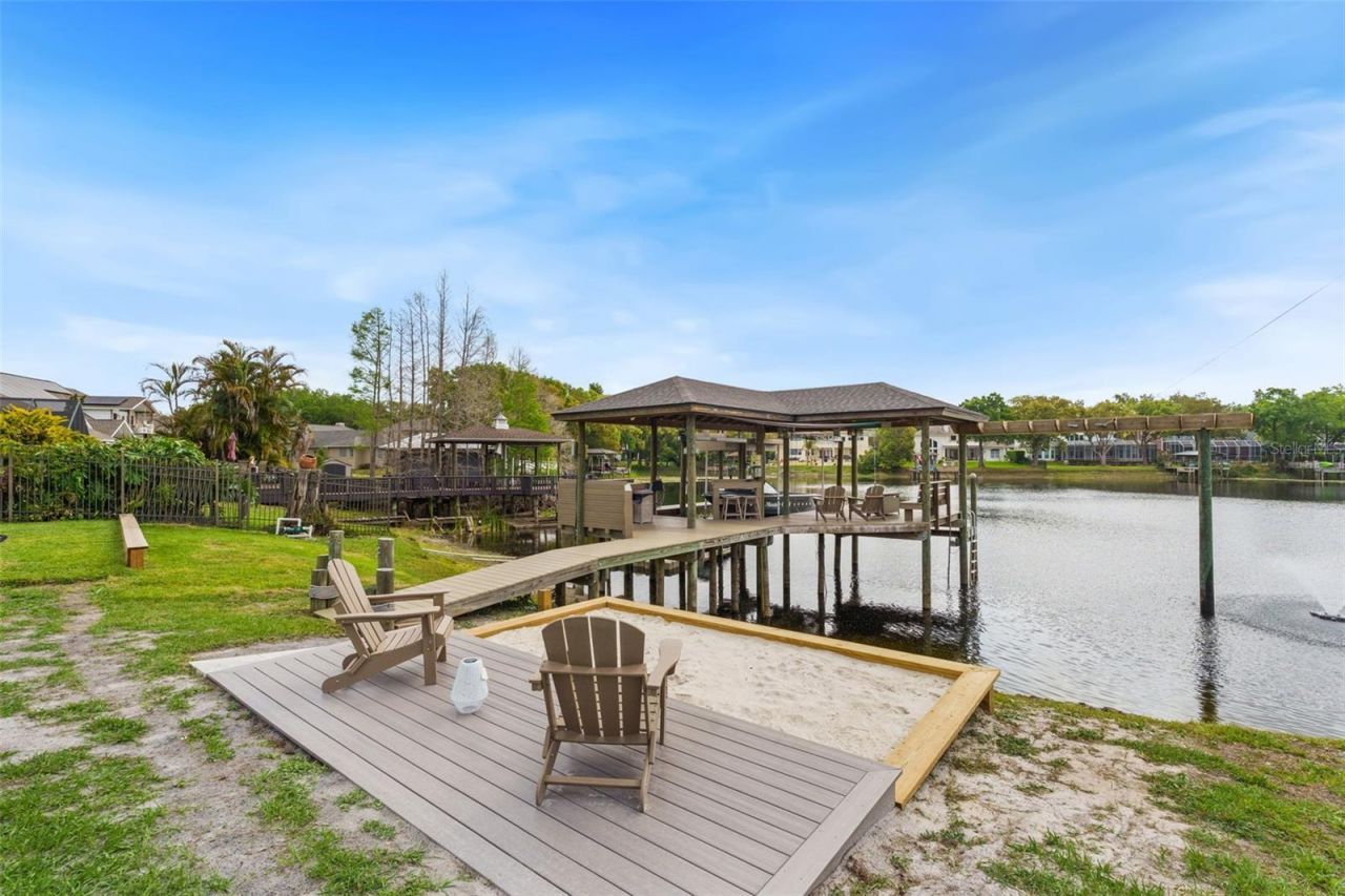 10525 Homestead Drive, Tampa, FL 33618 Photo