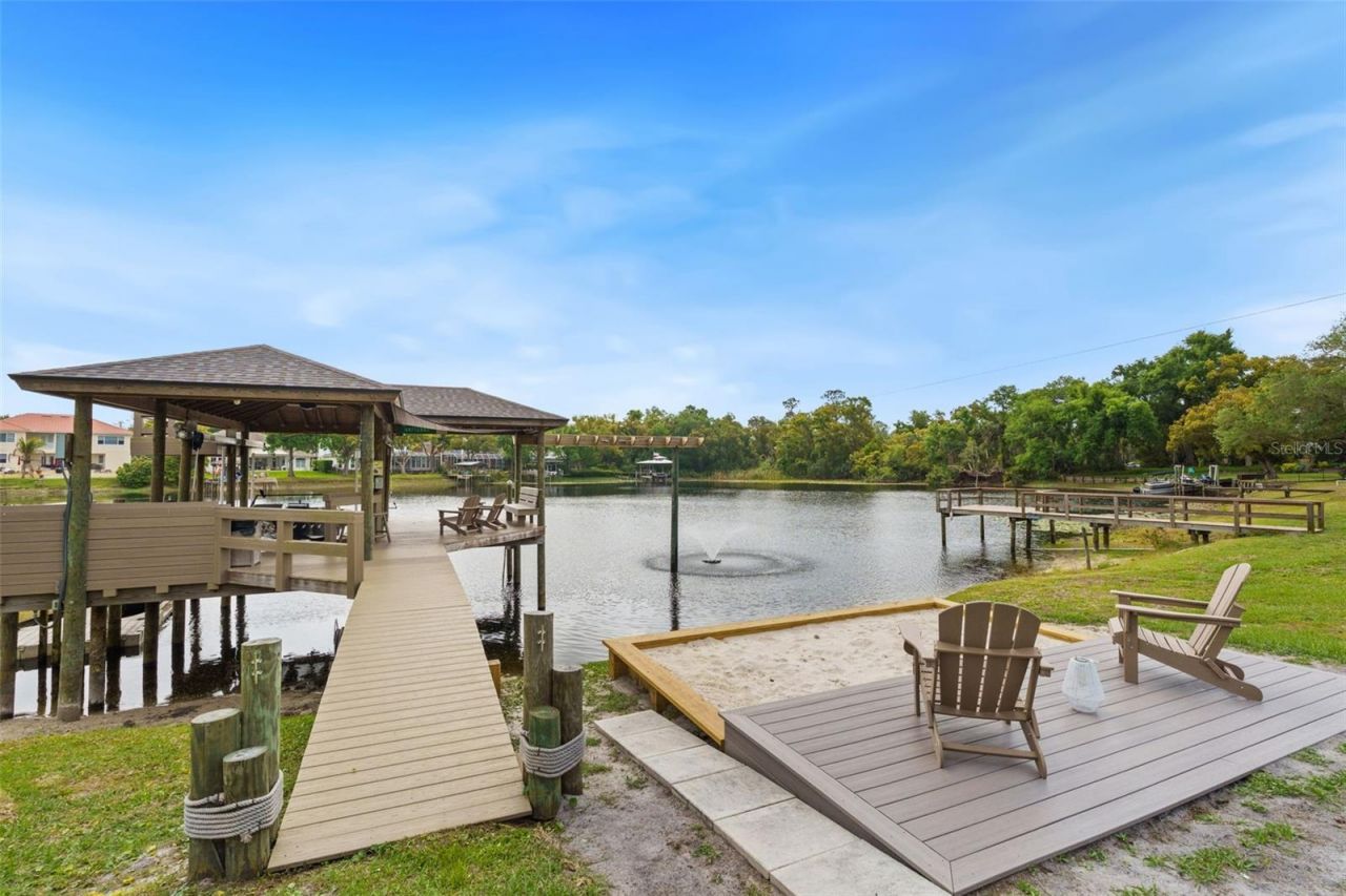 10525 Homestead Drive, Tampa, FL 33618 Photo