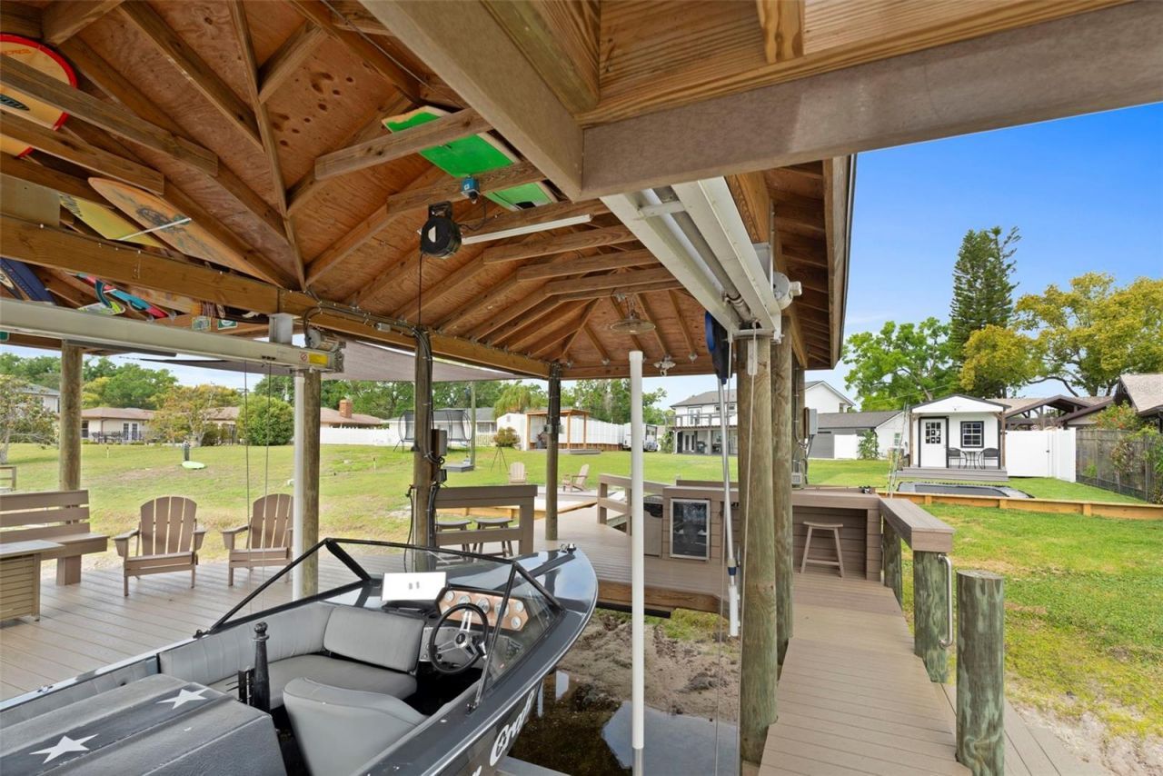 10525 Homestead Drive, Tampa, FL 33618 Photo