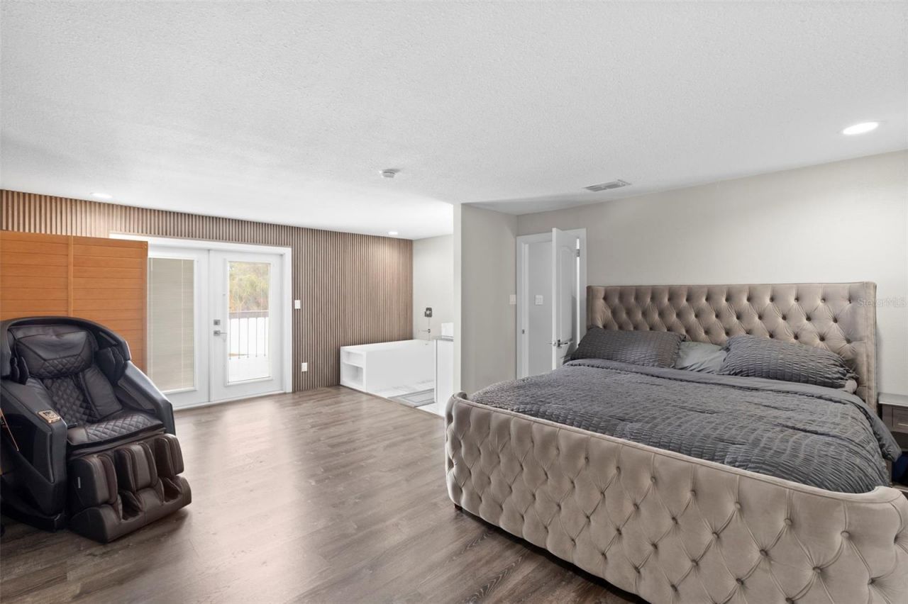 10525 Homestead Drive, Tampa, FL 33618 Photo