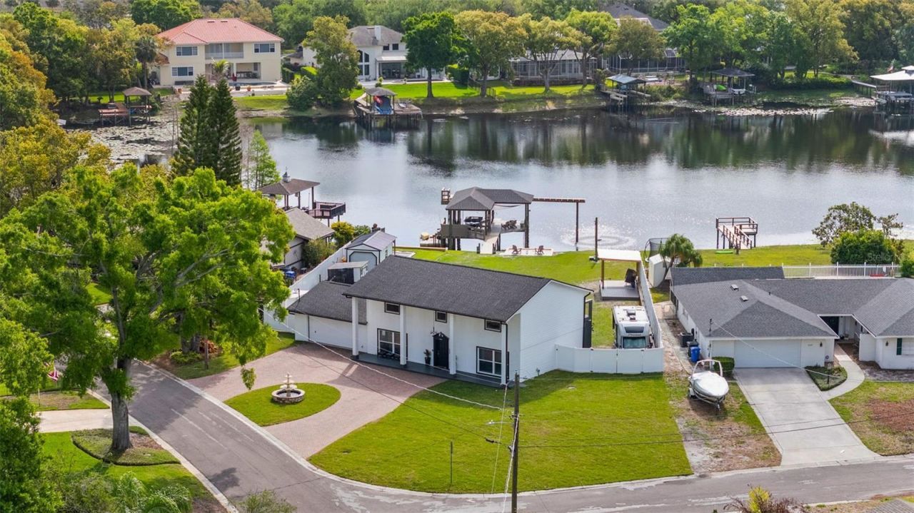 10525 Homestead Drive, Tampa, FL 33618 Photo