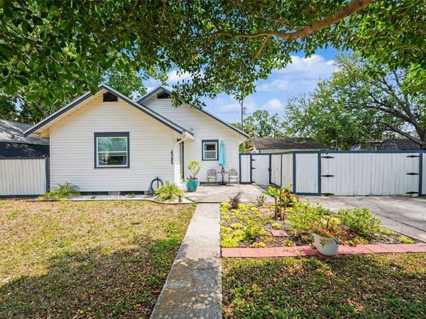 ST PETERSBURG, FL 33702