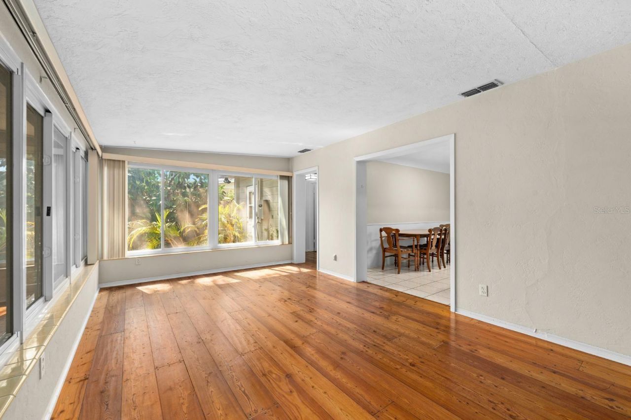 2238 Calexico Way S, Saint Petersburg, FL 33712 Photo