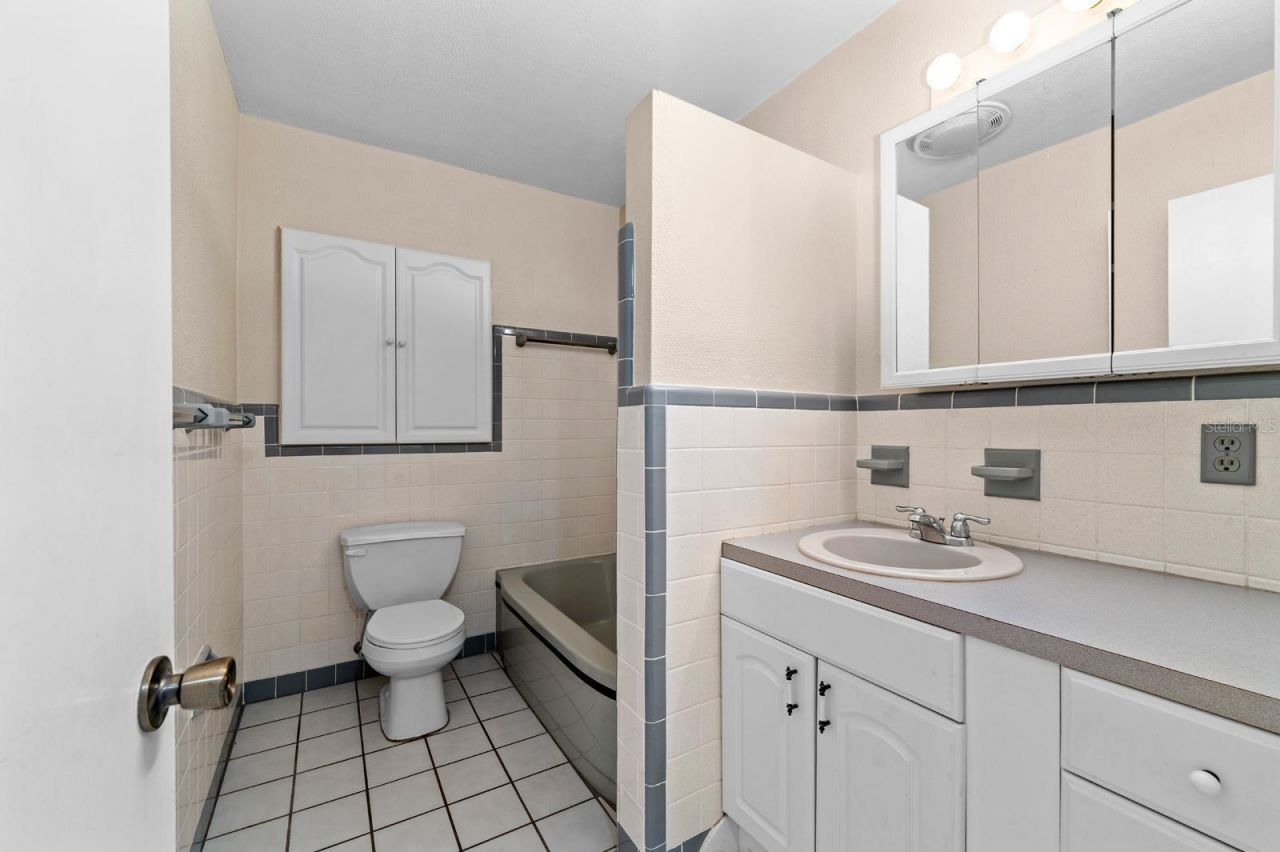 2238 Calexico Way S, Saint Petersburg, FL 33712 Photo