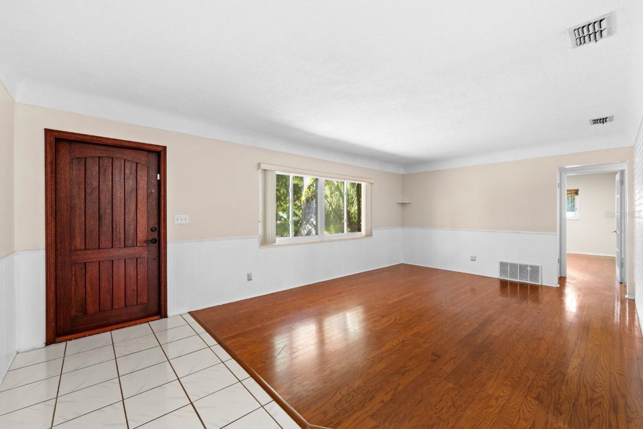 2238 Calexico Way S, Saint Petersburg, FL 33712 Photo