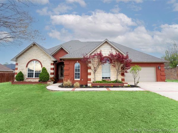 2108 Country Springs Street, McAlester, OK 74501