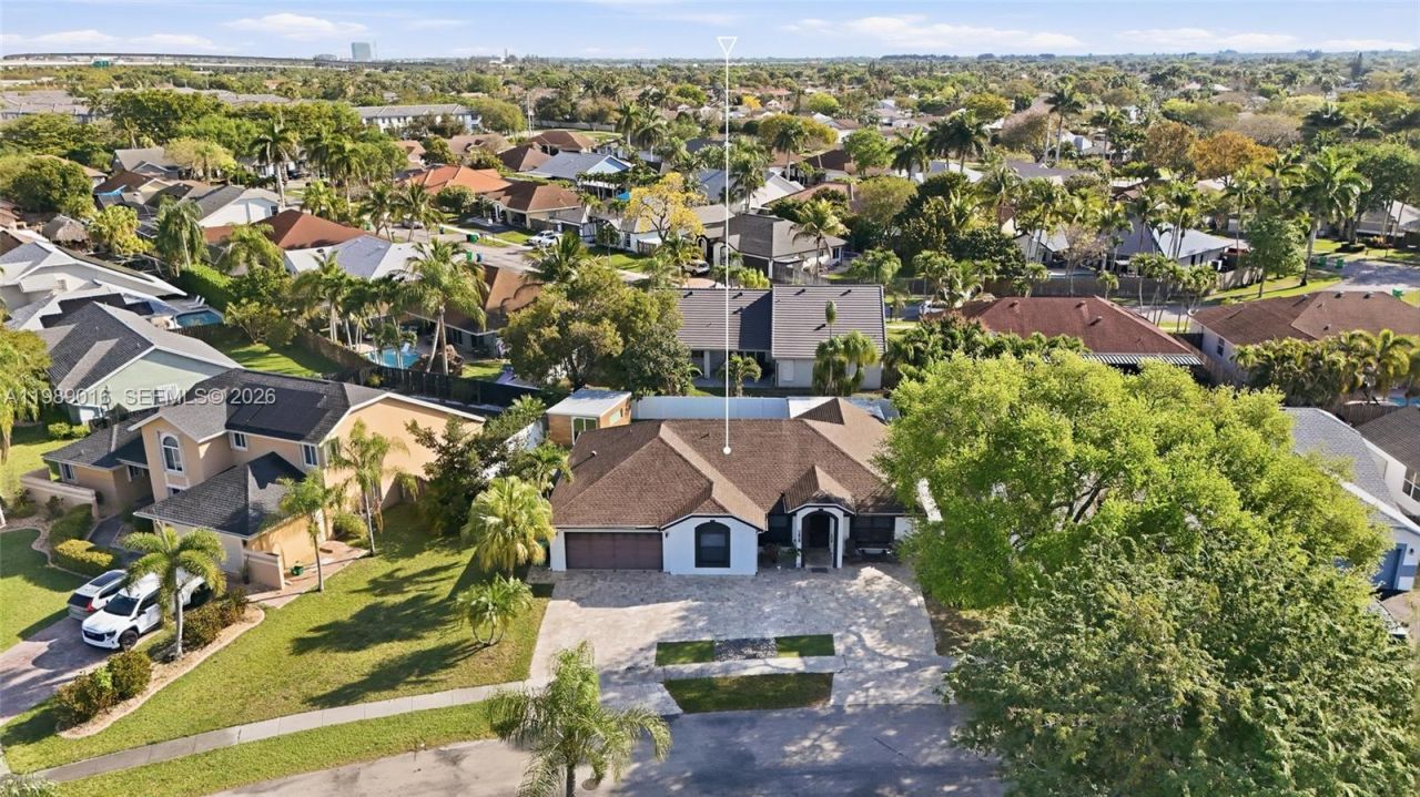 1010 SW 149th Ln , Sunrise, FL 33326 Photo