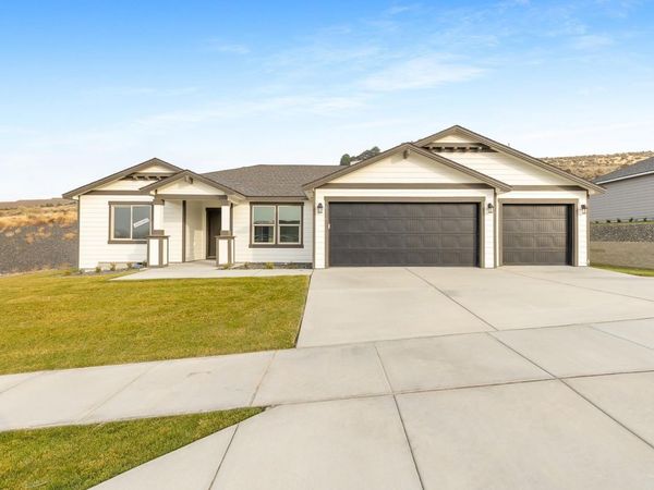 6326 W 28th Ave, Kennewick, WA 99338