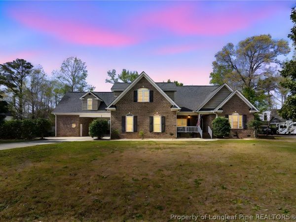 417 Foxwood Drive, Hope Mills, NC 28348