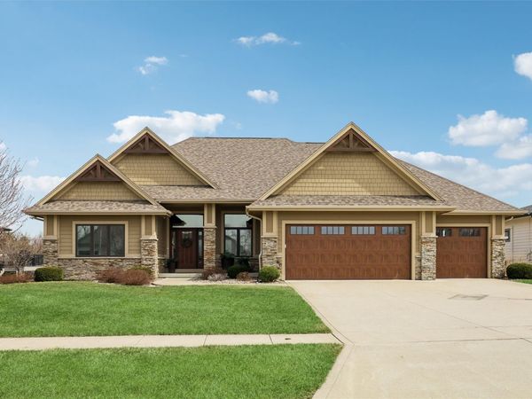 7821 NW 104th Court, Johnston, IA 50131