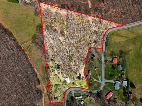 486 Cloud High Road, Duffield, VA 24244