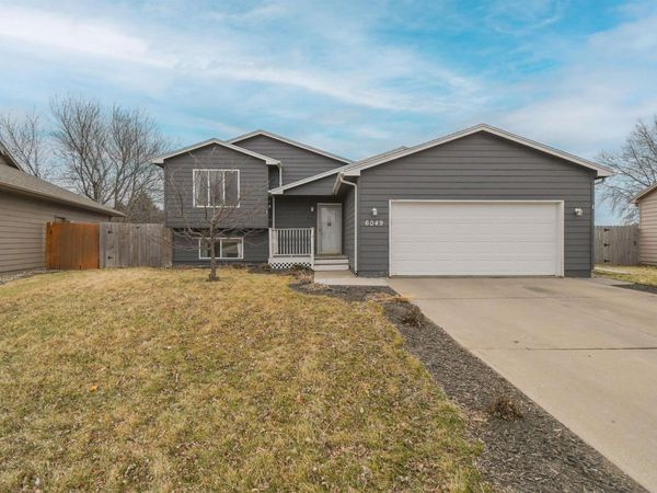 6049 W Jordan Ct, Sioux Falls, SD 57106