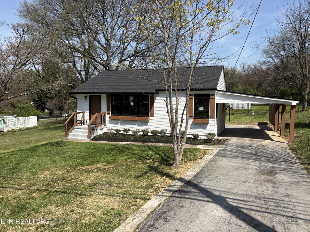 2924 Maxwell St, Knoxville, TN 37917 Main Photo