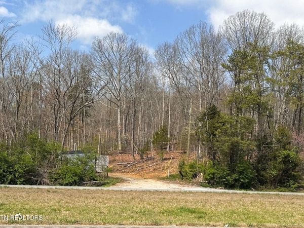 3234 S Davy Crockett Pkwy, Morristown, TN 37813