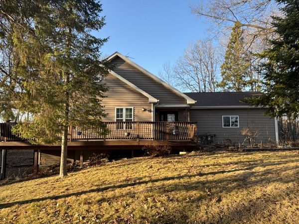 W5336 Wisconsin Dr, Sugar Creek, WI 53121