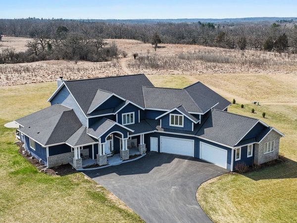 S101W33315 Genevieve Dr, Mukwonago, WI 53149