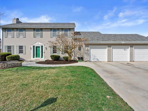 504 Fairview Cir, Waterford, WI 53185