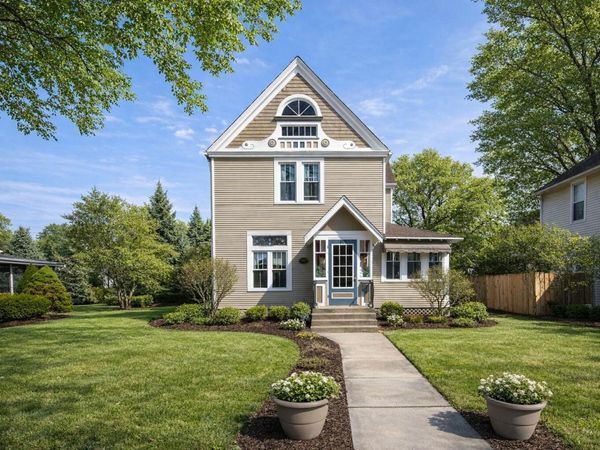 519 Madison St, Lake Geneva, WI 53147