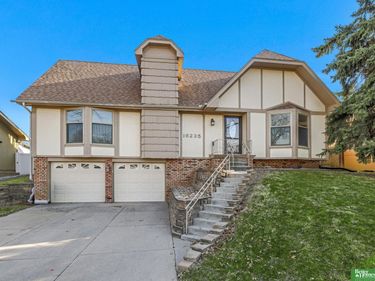 16235 Arbor Street, Omaha, NE 68130