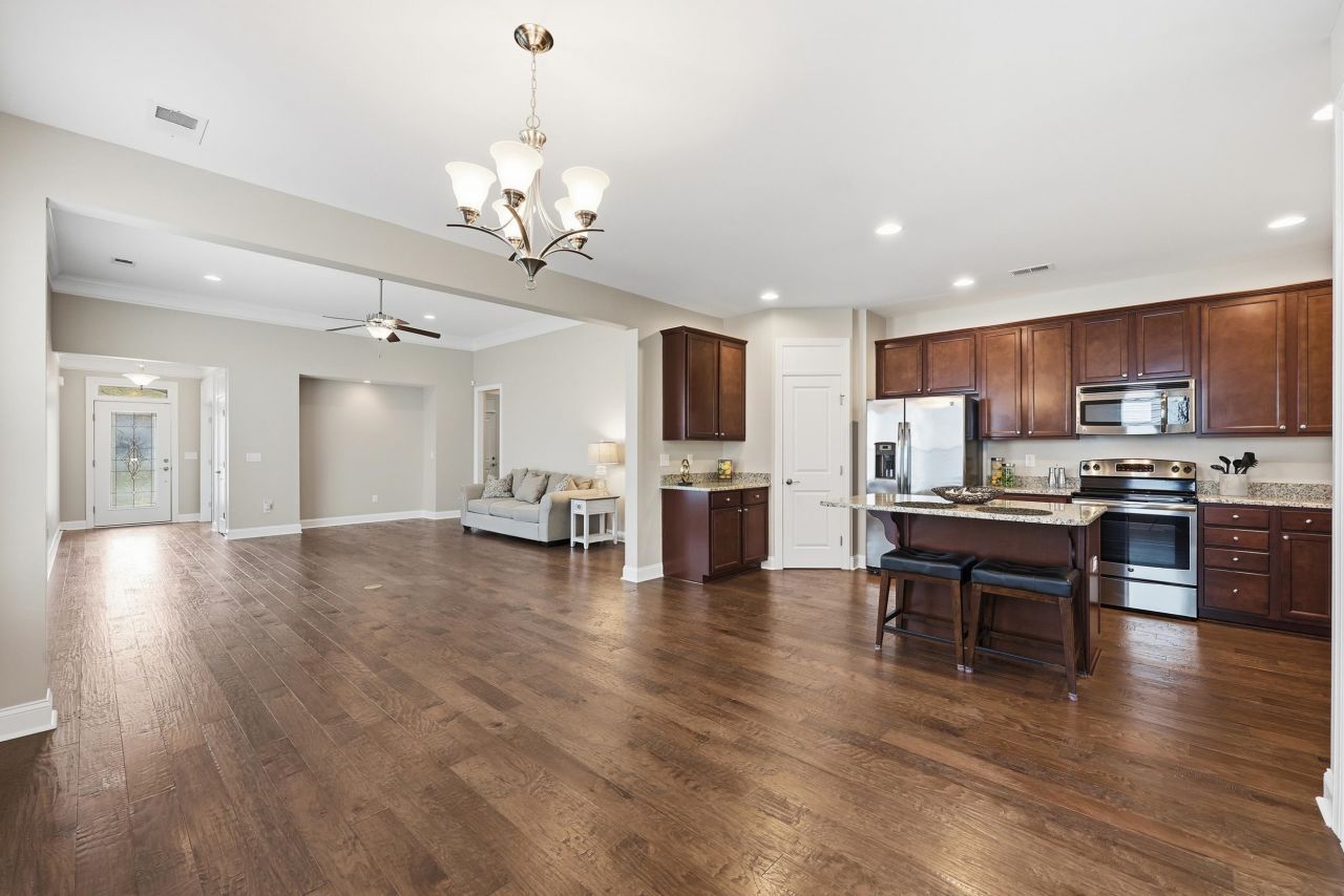 2017 Suncrest Dr. Photo 10