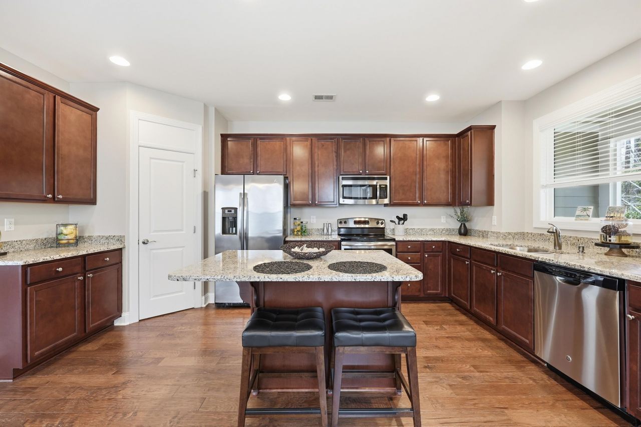 2017 Suncrest Dr. Photo 11