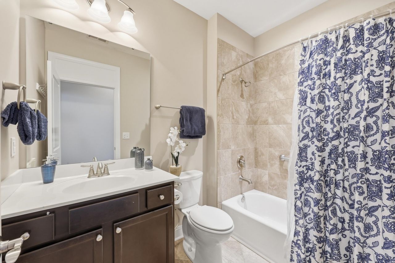 2017 Suncrest Dr. Photo 19