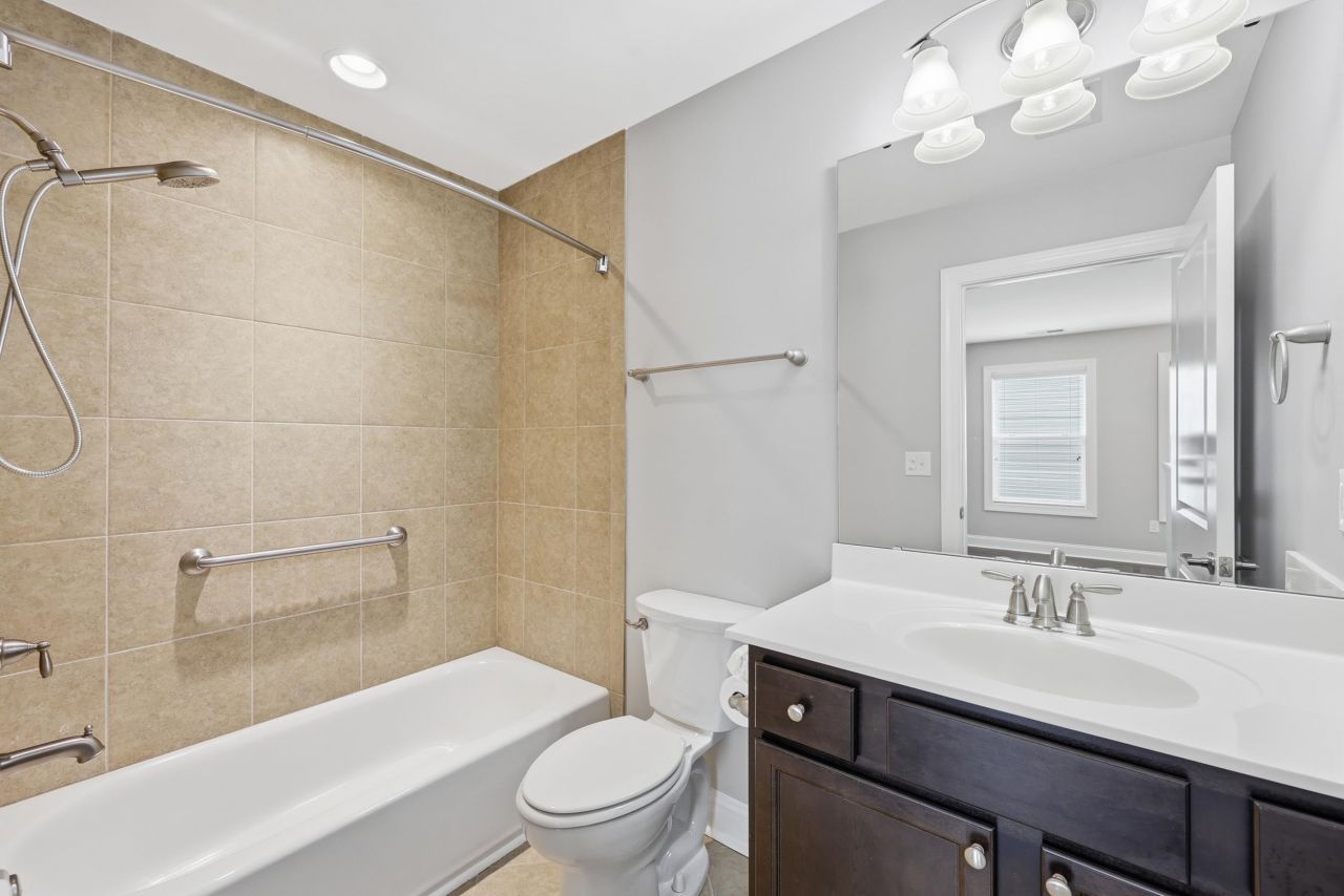 2017 Suncrest Dr. Photo 23