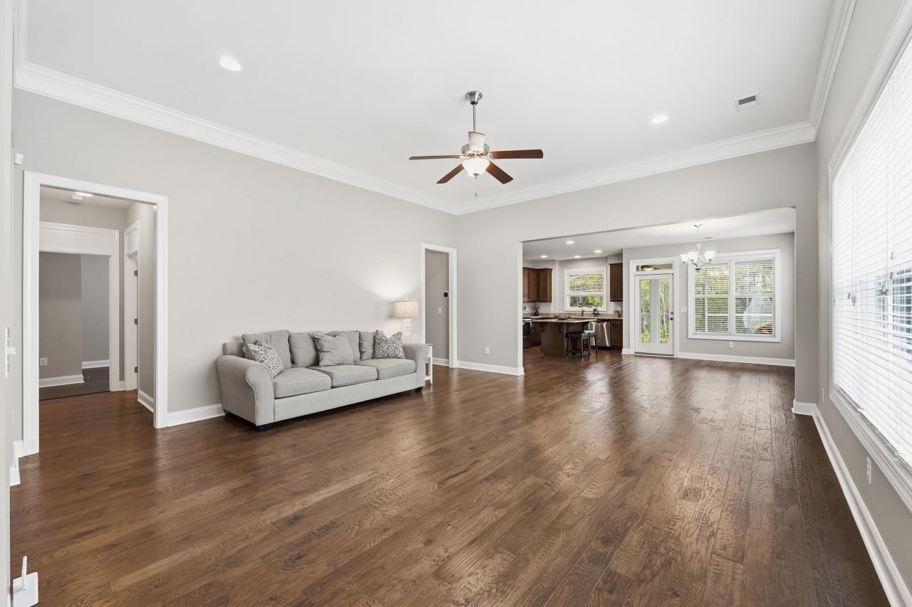 2017 Suncrest Dr. Photo 6