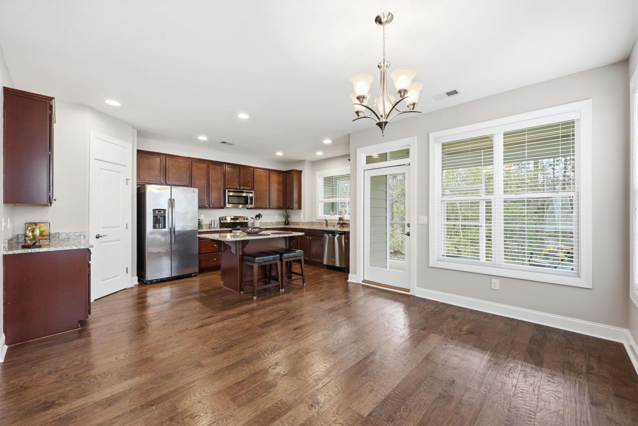 2017 Suncrest Dr. Photo 8