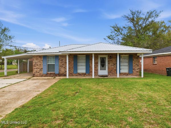 402 Eighth Street, Long Beach, MS 39560