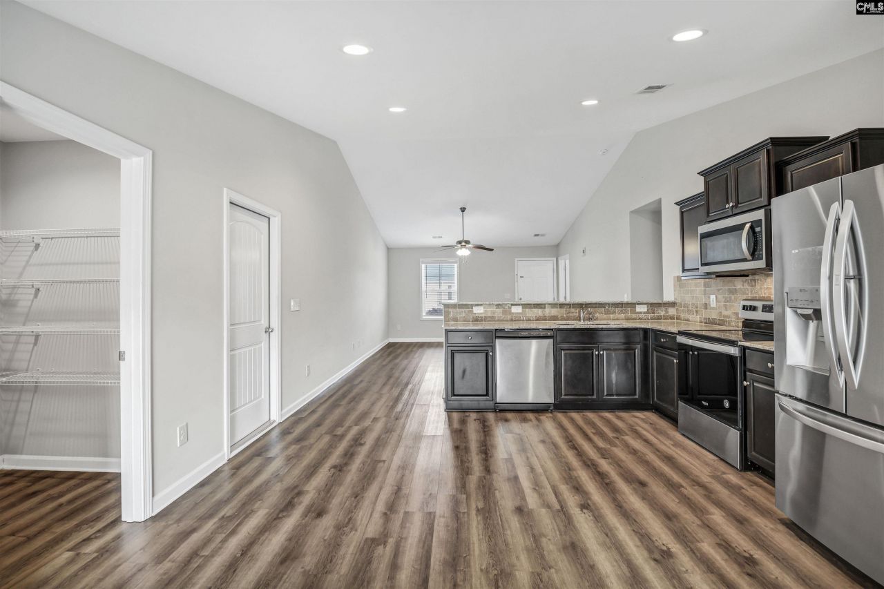 420 Pitchling Drive  Photo 11