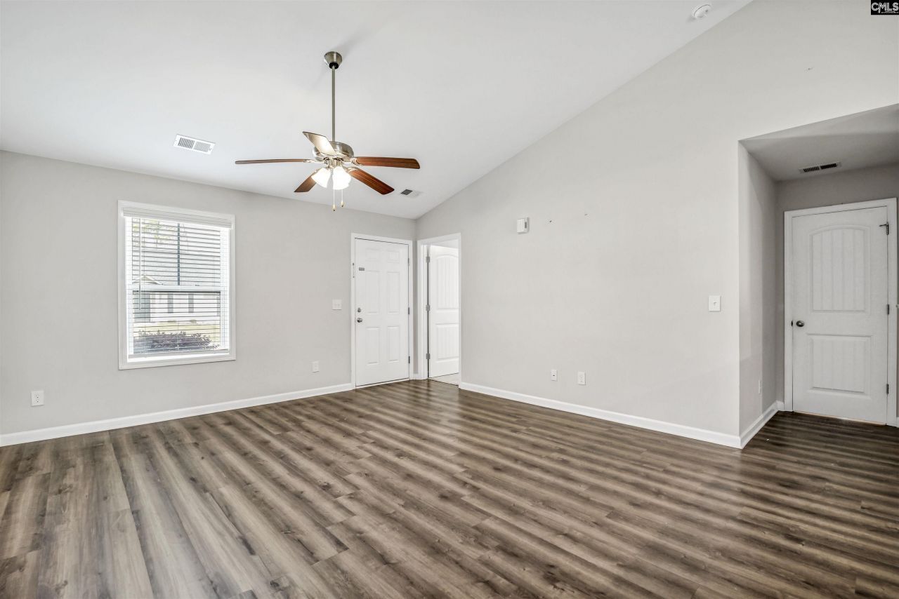 420 Pitchling Drive  Photo 9