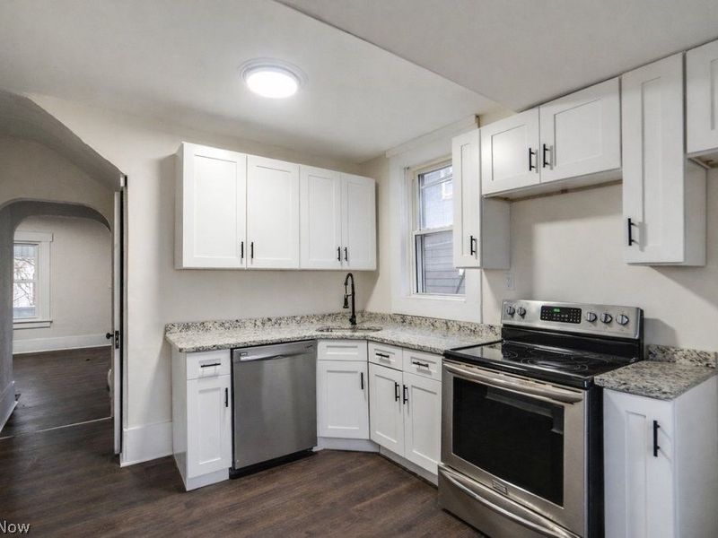 13 Alfaretta Avenue, Akron, OH 44310 Photo 3