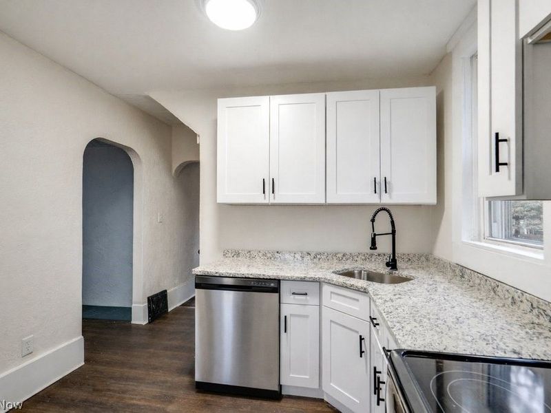 13 Alfaretta Avenue, Akron, OH 44310 Photo 6