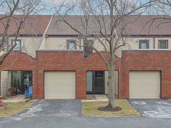 638 NAPLES Court , Unit 638, Glenview, IL 60025